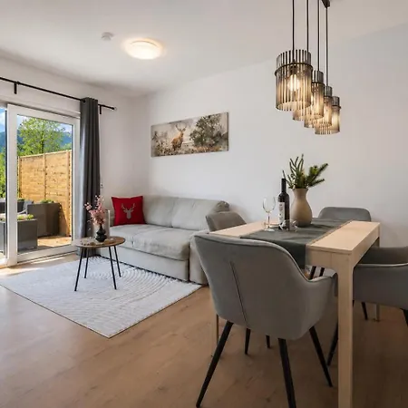 Village Garden - Zentral In Kirchberg Apartment *